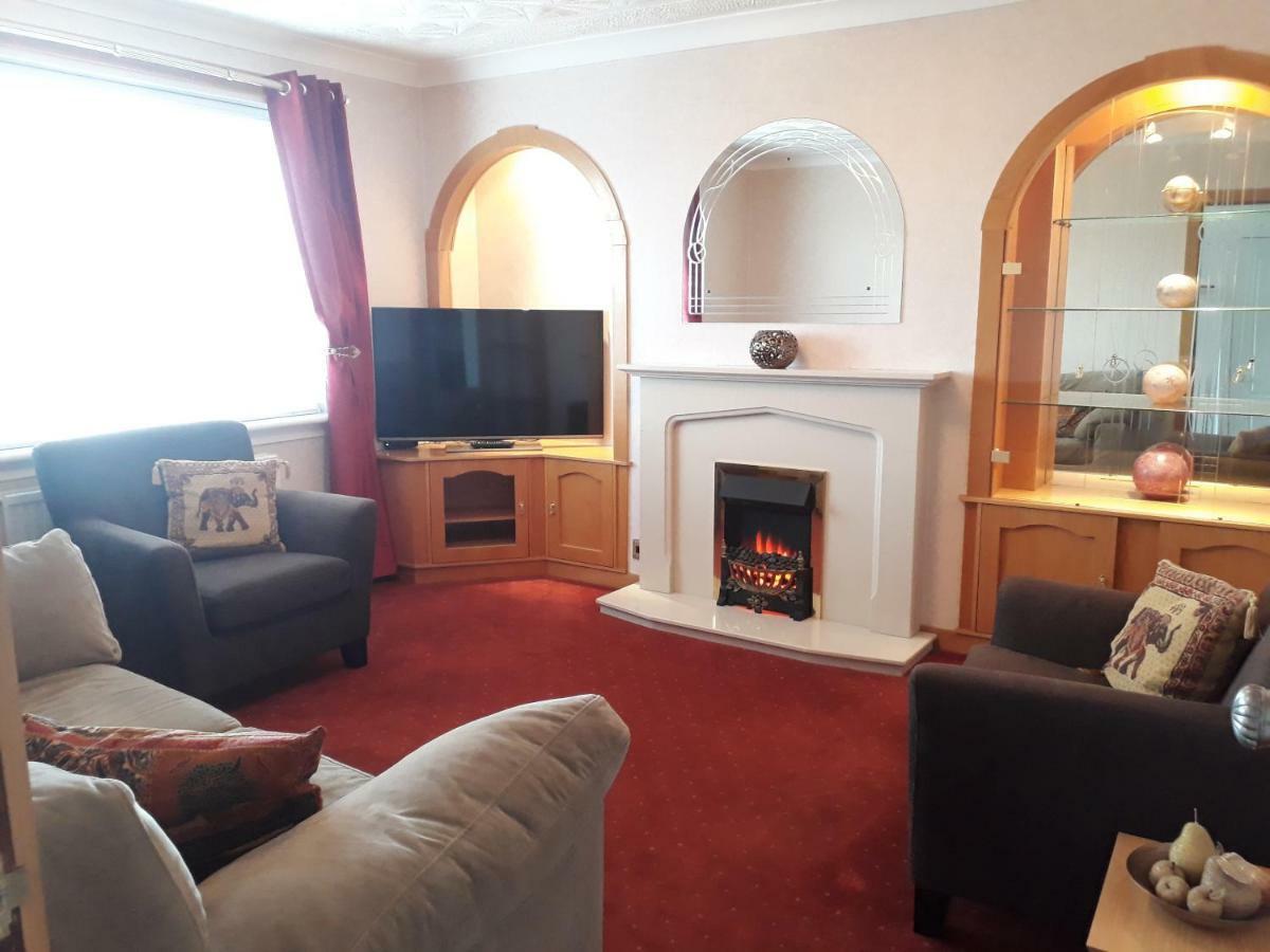 Hilltop House Airdrie Bagian luar foto